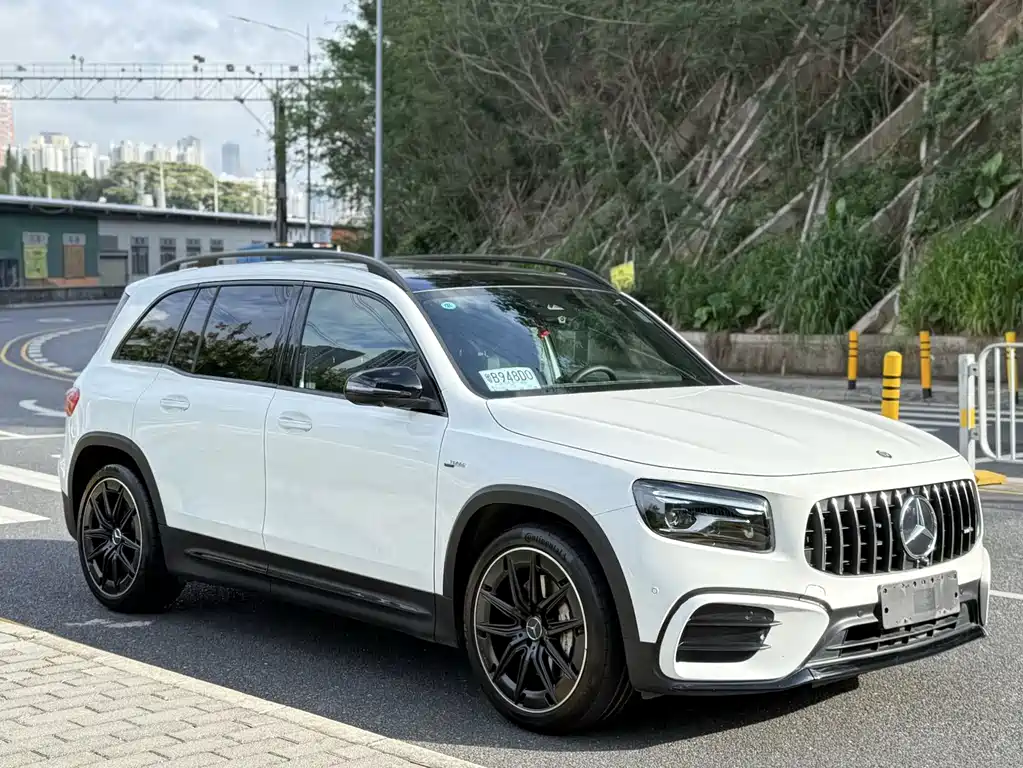Mercedes-Benz GLB AMG 2024 — фото 3