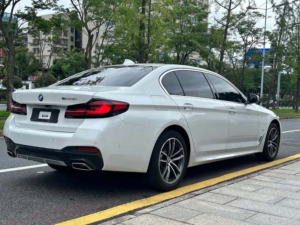 BMW 5 Series 2023