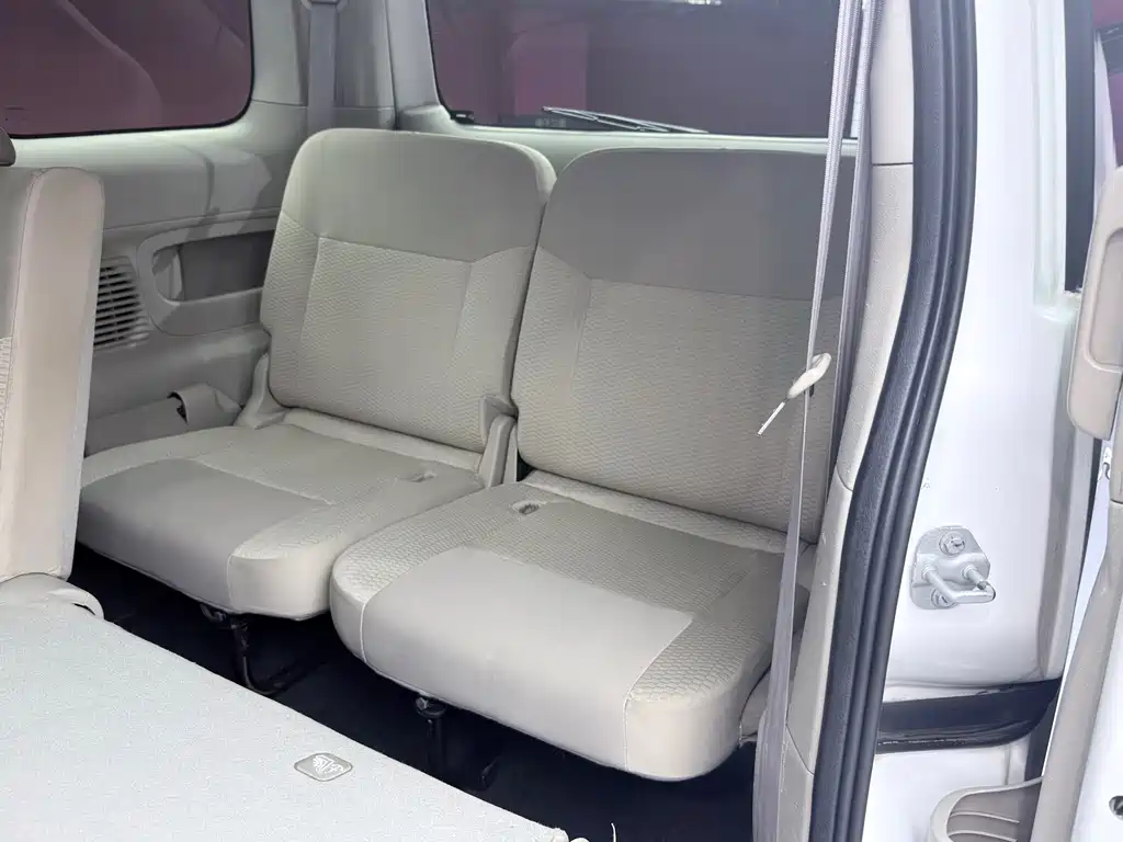 Nissan NV200 2017 — фото 17