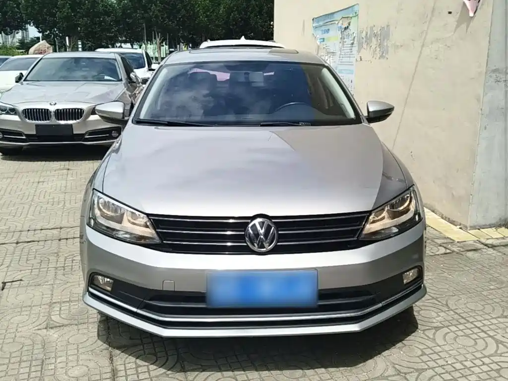 Volkswagen Sagitar 2018