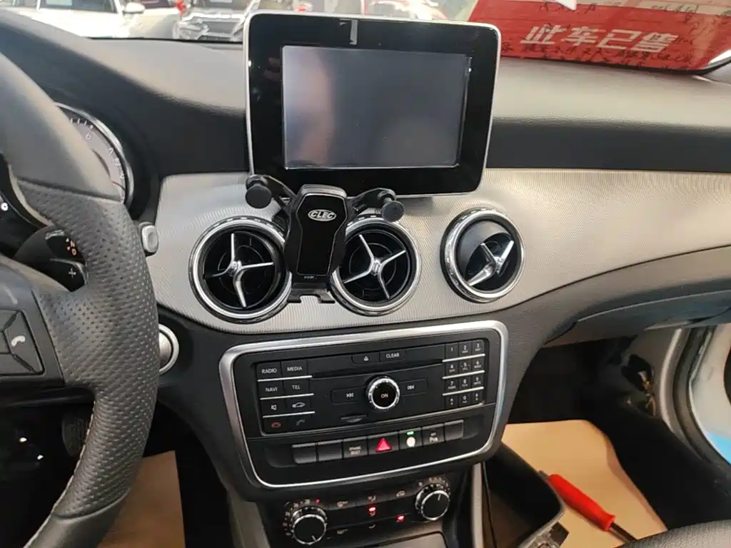 Mercedes-Benz GLA 2016 — фото 13