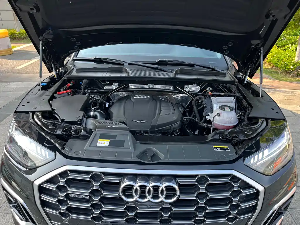 Audi Q5L 2023 — фото 30