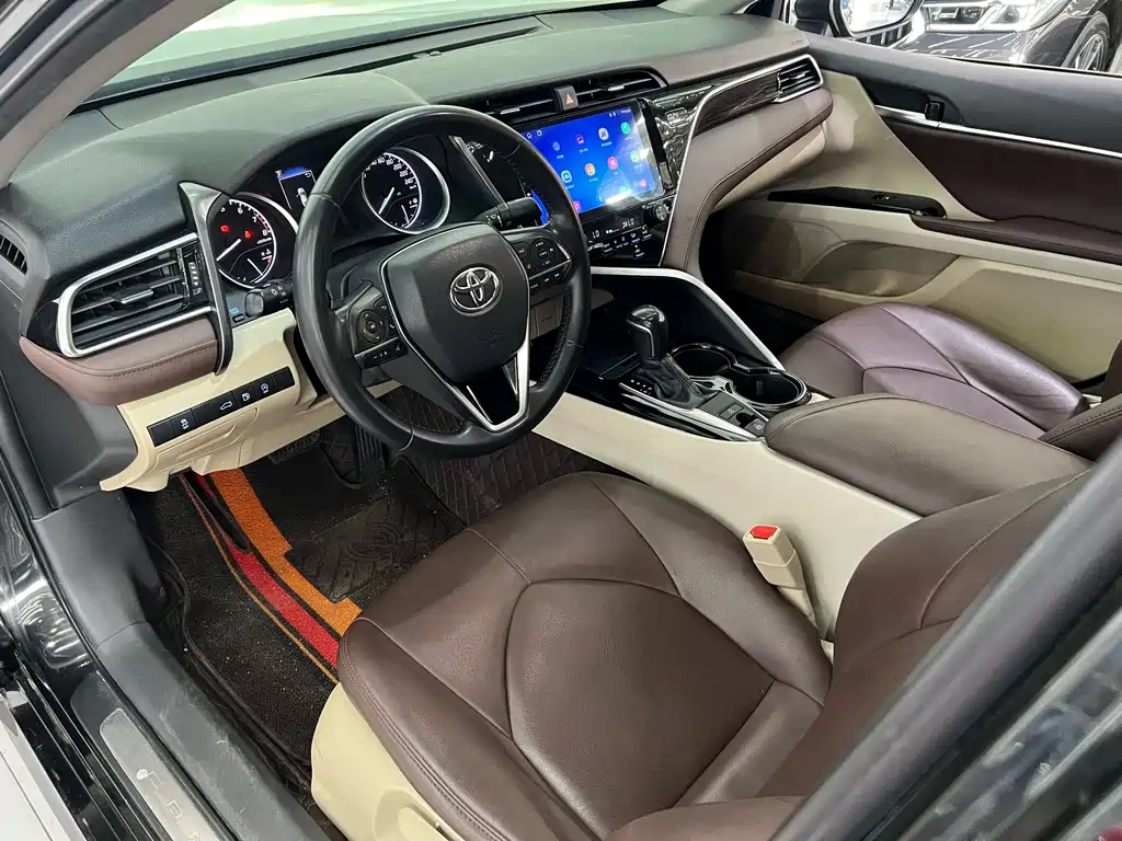 Toyota Camry 2018 — фото 11