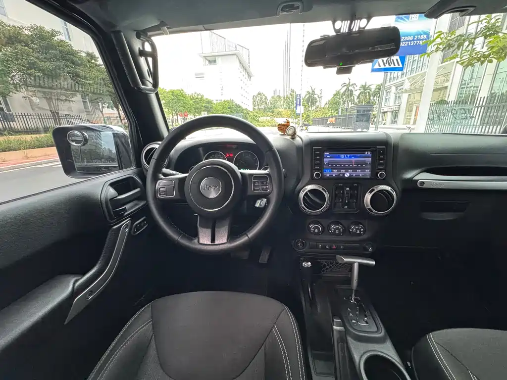 Jeep Wrangler 2015 — фото 14