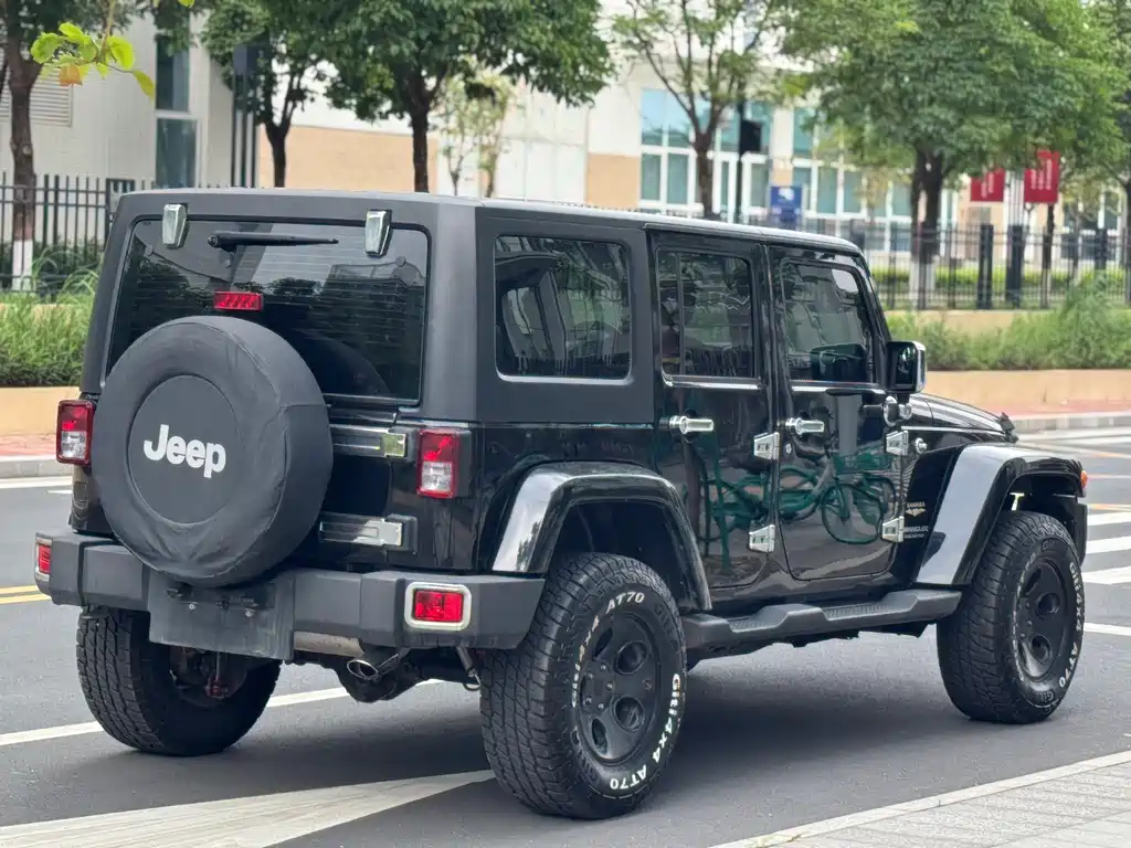 Jeep Wrangler 2015 — фото 21
