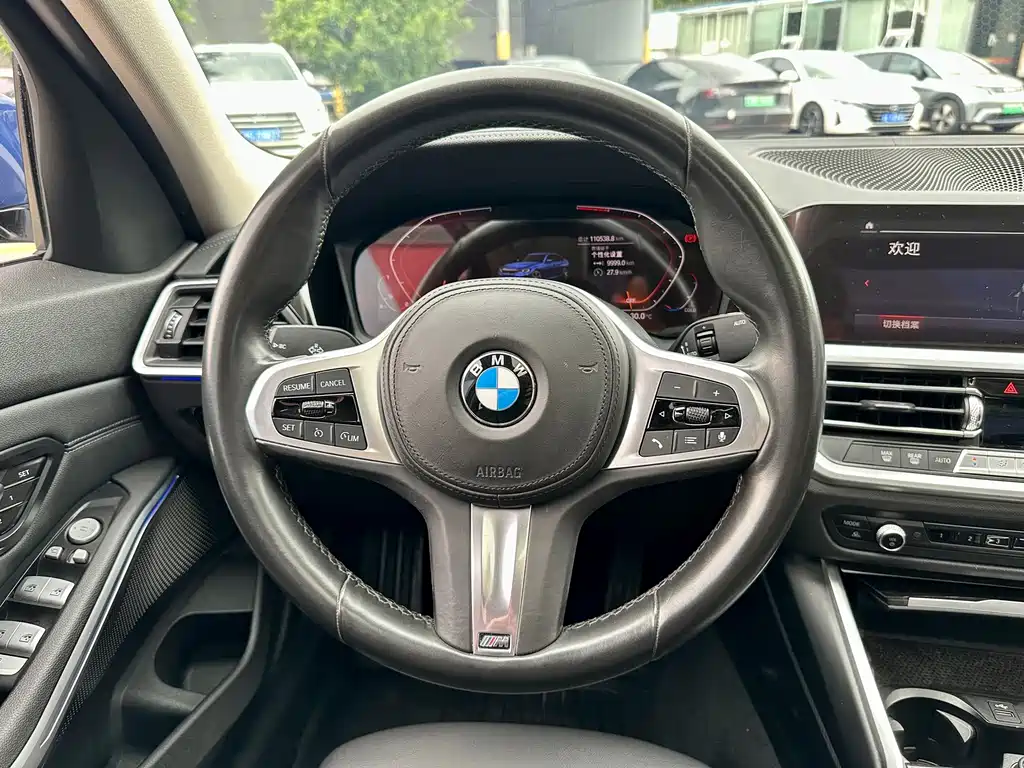 BMW 3 Series 2019 — фото 14