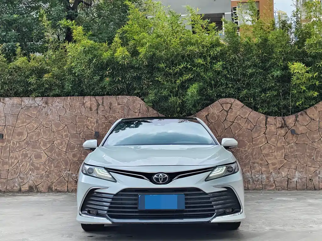 Toyota Camry 2021 — фото 2