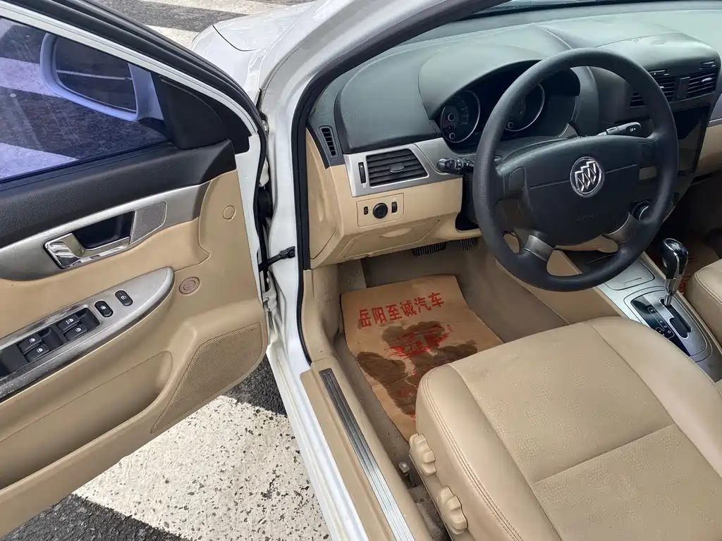 Buick Excelle 2014 — фото 10