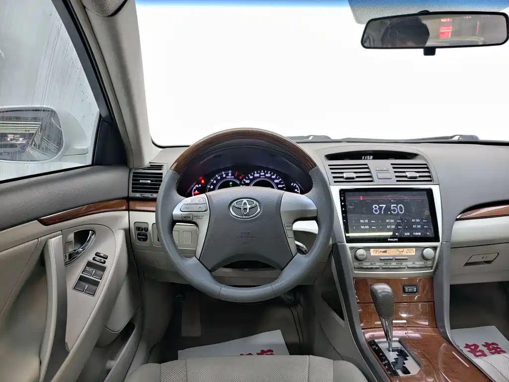 Toyota Camry 2013 — фото 22