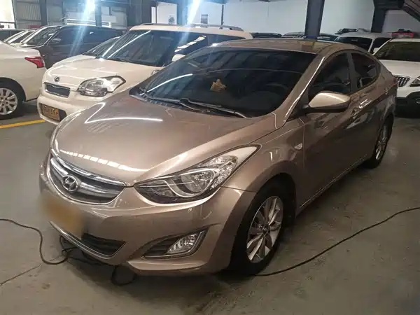 Hyundai Elantra Langdong 2012