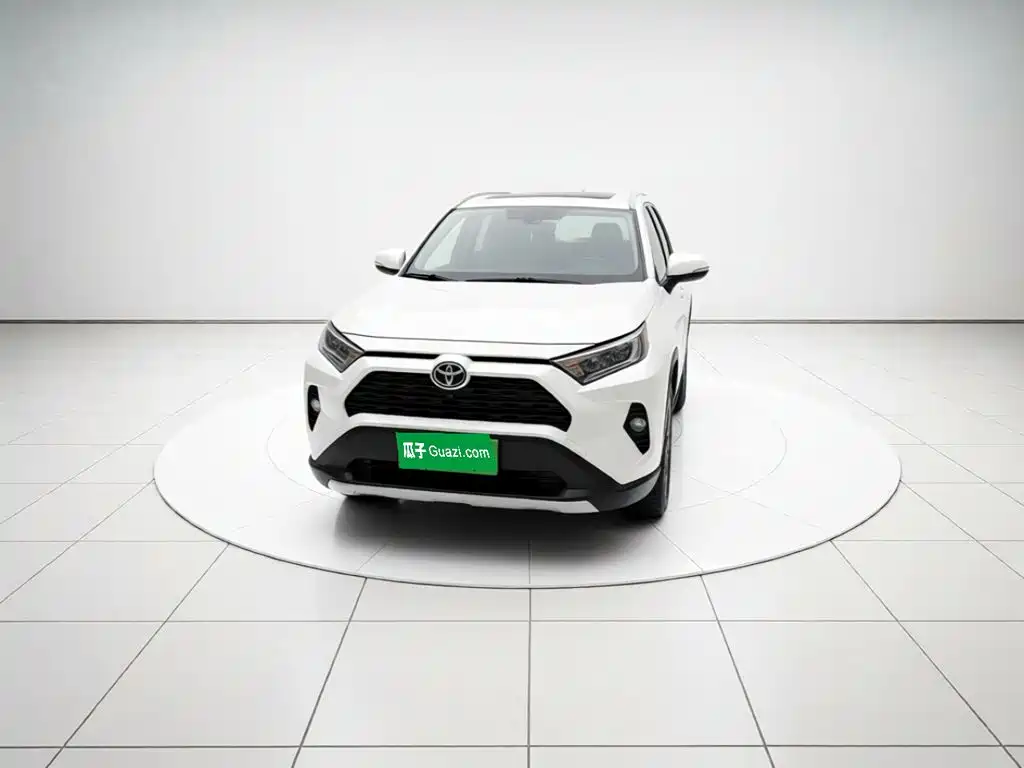 Toyota RAV4 2020 — фото 2