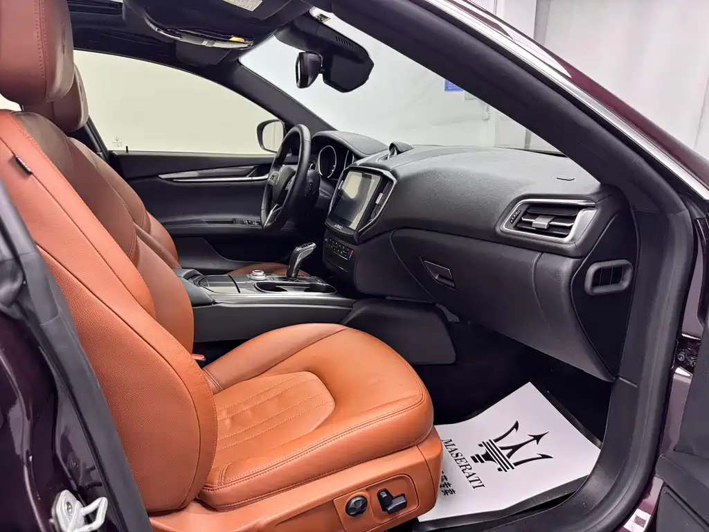 Maserati Ghibli 2019 — фото 17