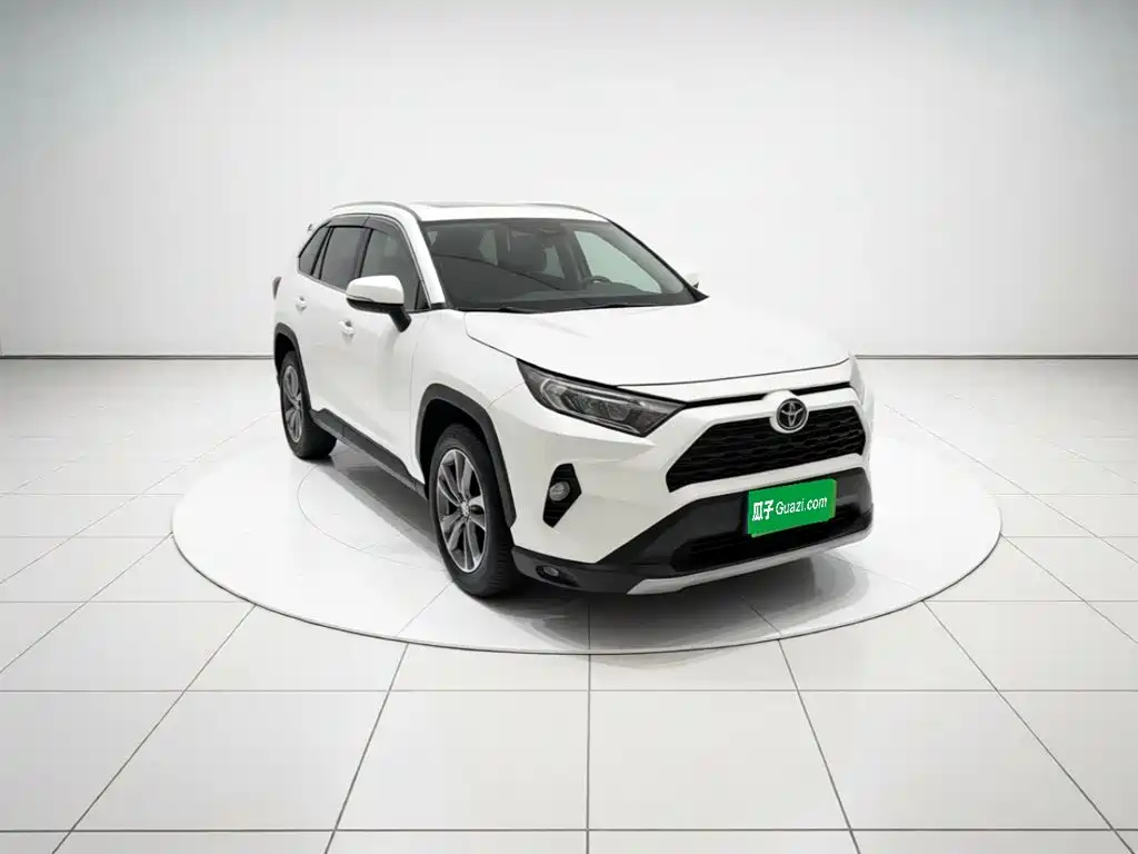 Toyota RAV4 2020 — фото 3