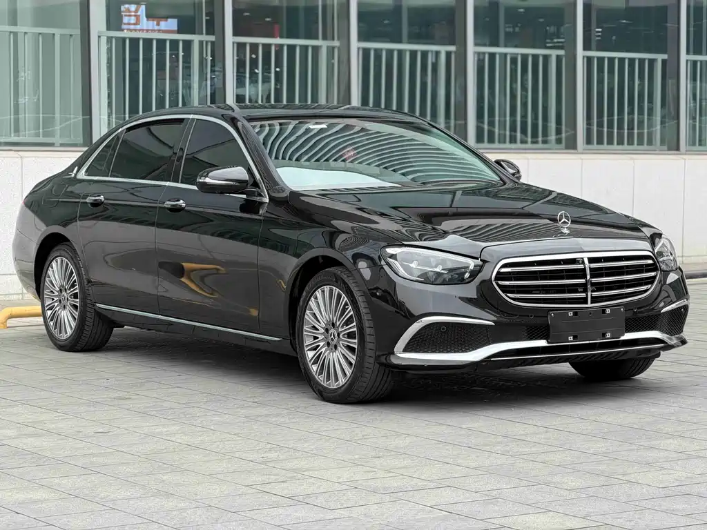 Mercedes-Benz E-Class 2023 — фото 3