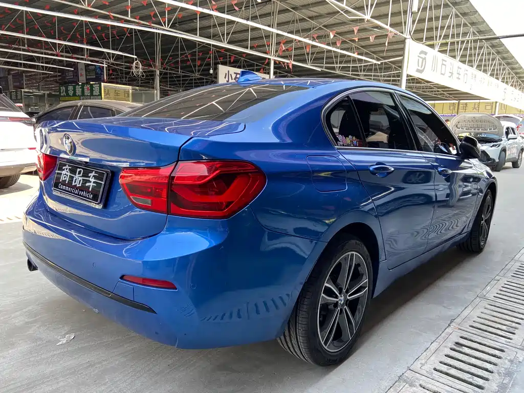BMW 1 Series 2018 — фото 14