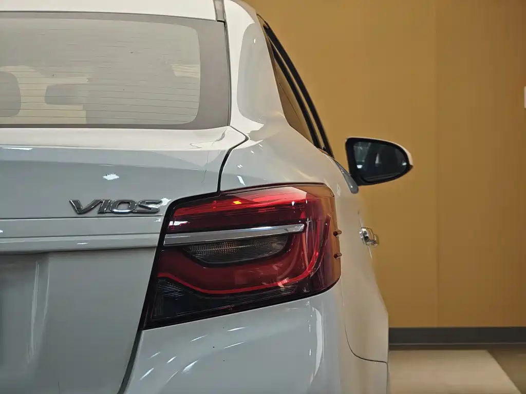 Toyota Vios 2023 — фото 25