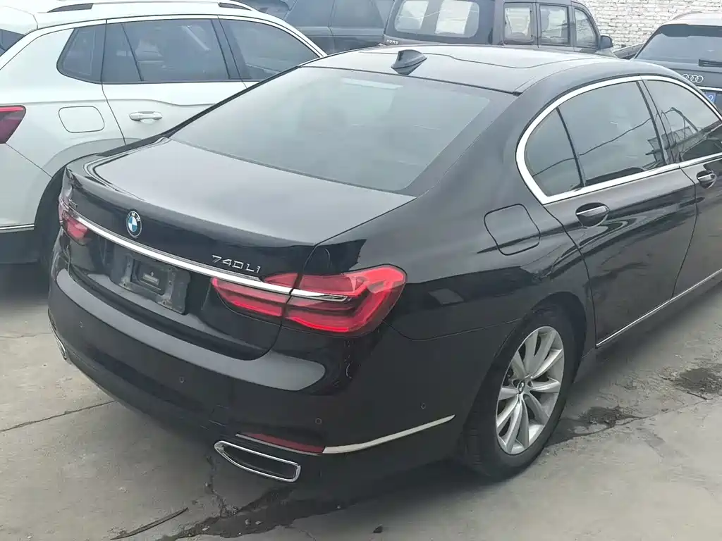 BMW 7 Series 2016 — фото 6