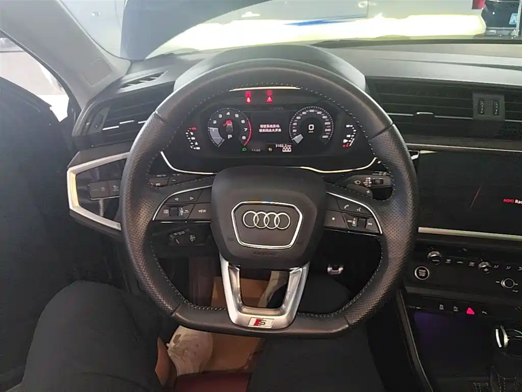 Audi Q3 Sportback 2021 — фото 11