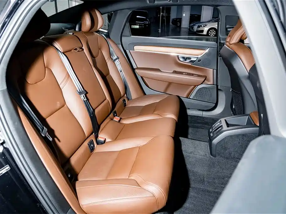 Volvo S90 2025 — фото 23