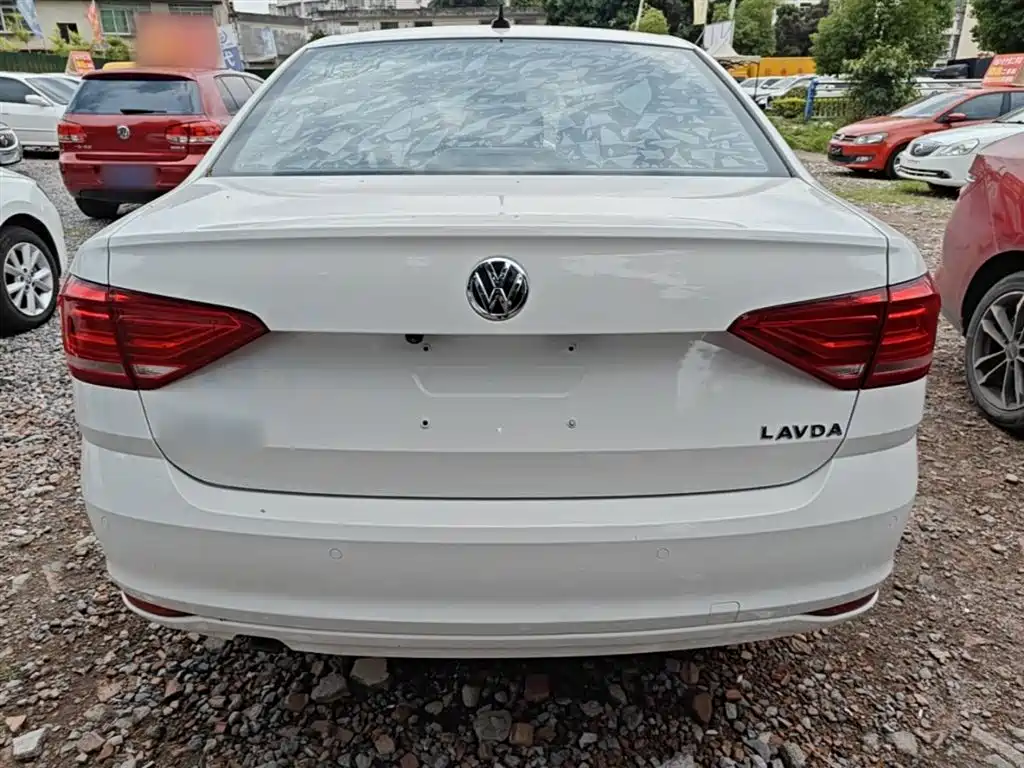 Volkswagen Lavida 2018 — фото 6