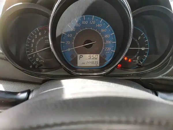 Toyota Yaris L 2015