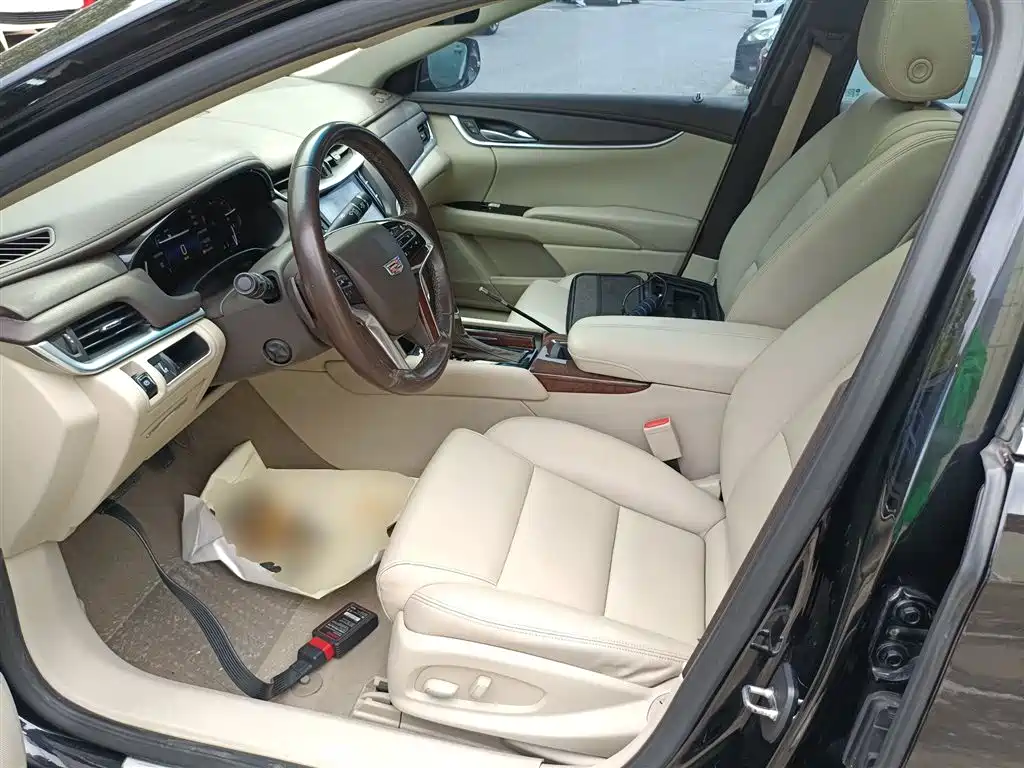 Cadillac XTS 2017 — фото 11