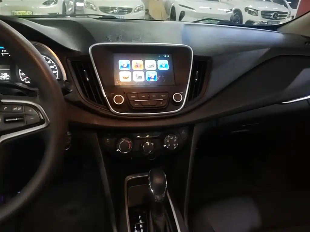 Chevrolet Cavalier 2019 — фото 13
