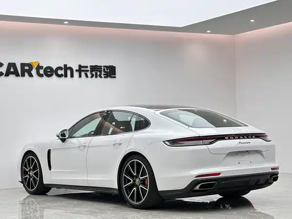 Porsche Panamera 2022