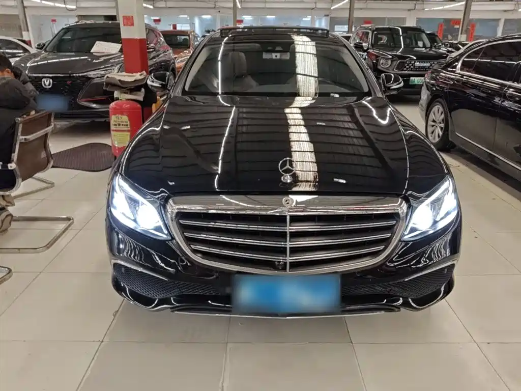Mercedes-Benz E-Class 2019 — фото 19