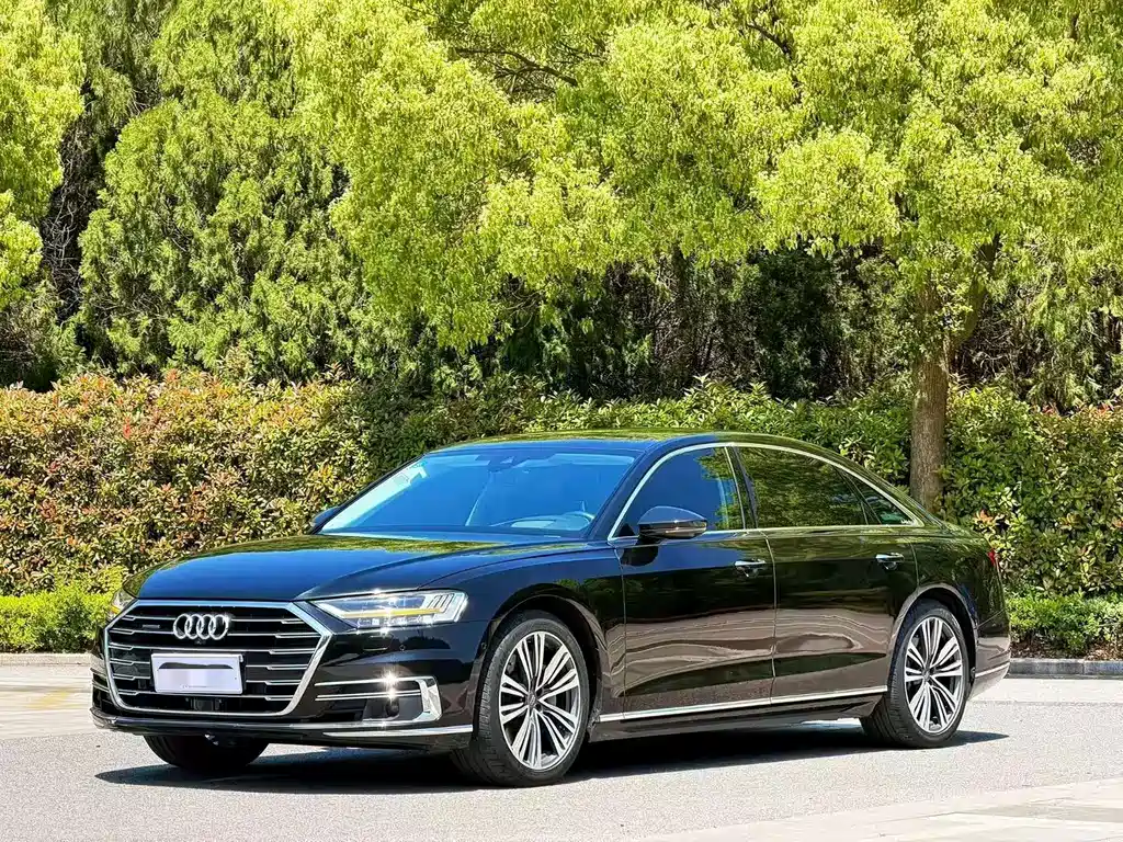 Audi A8 2020 — фото 1