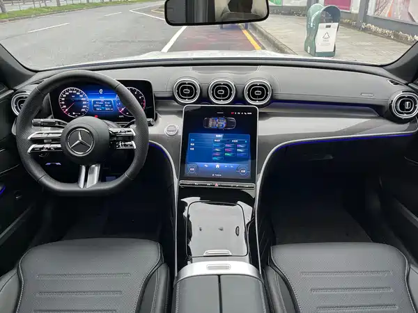 Mercedes-Benz C-Class 2025
