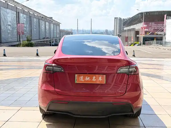 Tesla Model Y 2021