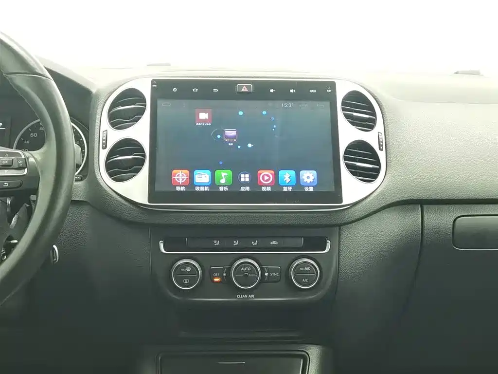 Volkswagen Tiguan 2017 — фото 12