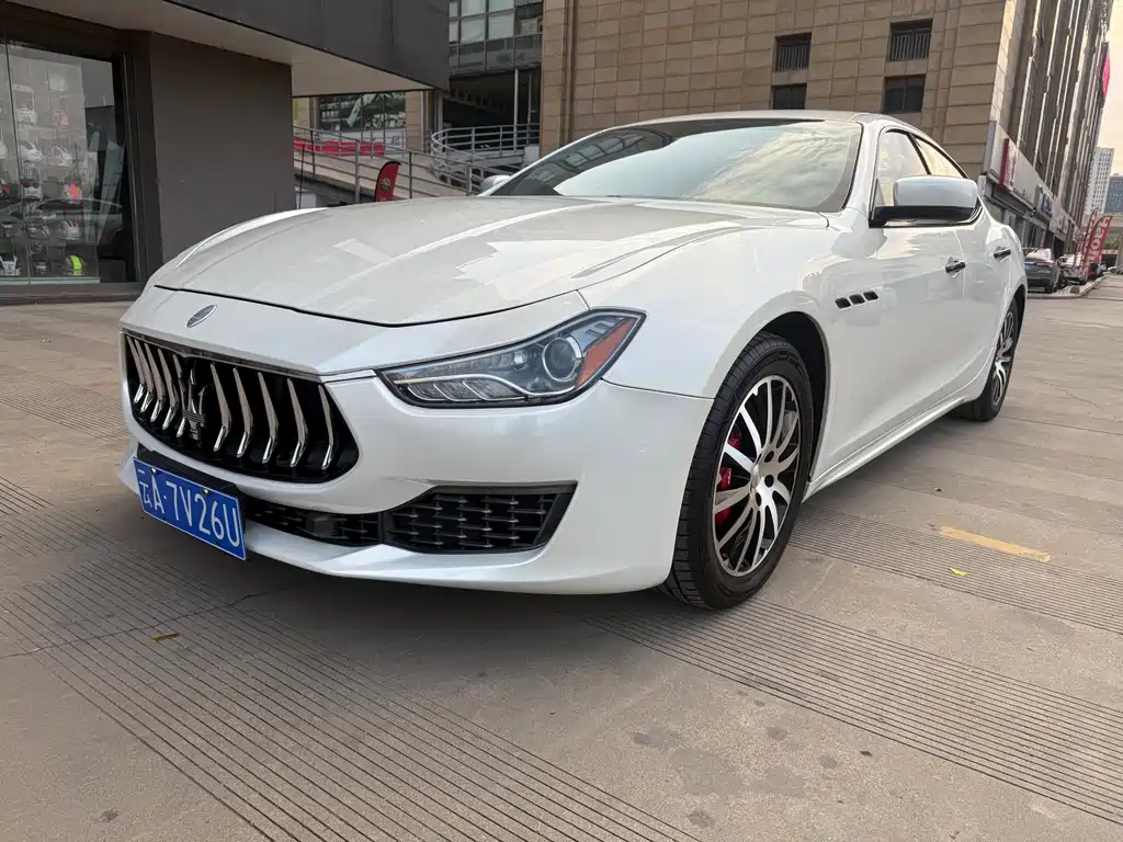 Maserati Ghibli 2015 — фото 1