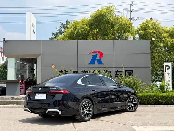 BMW i5 2025