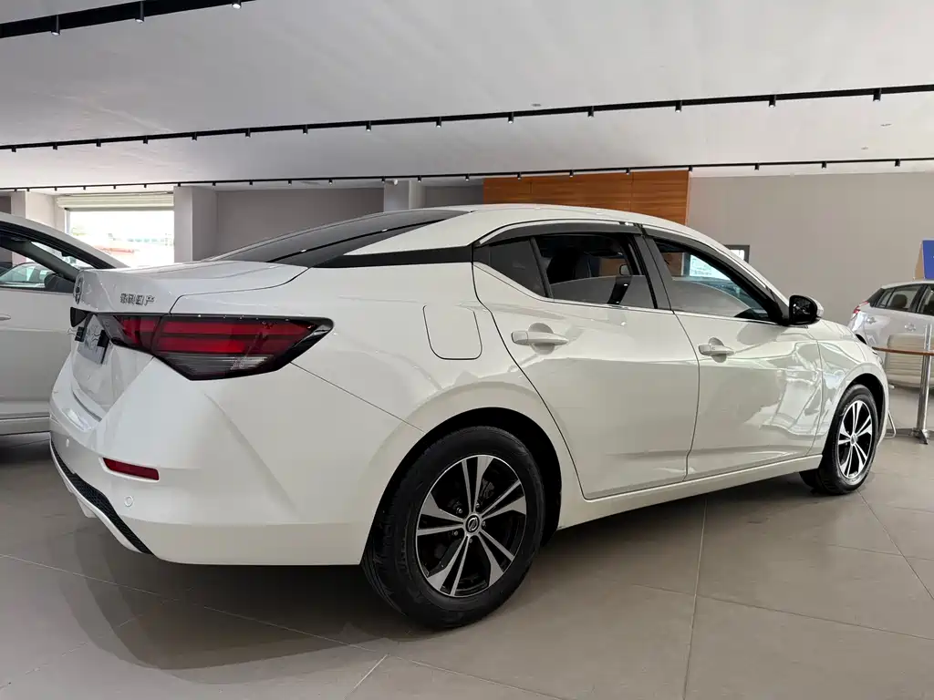 Nissan Sylphy 2022 — фото 13
