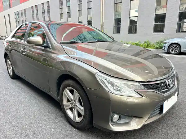 Toyota Reiz 2013