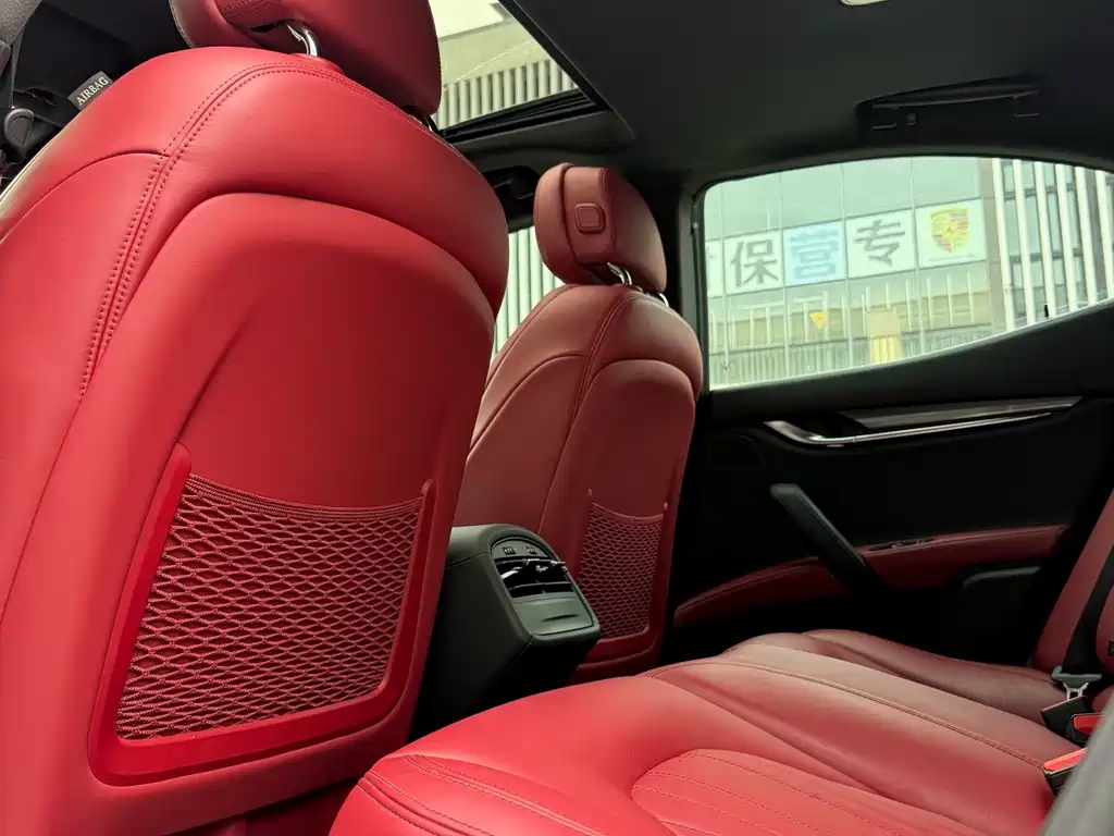 Maserati Ghibli 2018 — фото 11