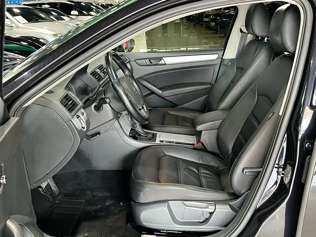 Volkswagen Passat 2015 — фото 12