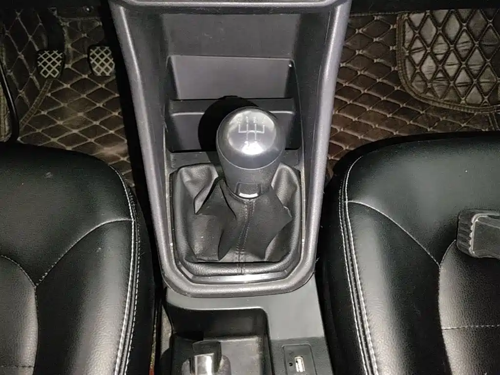 Volkswagen Jetta 2018 — фото 14