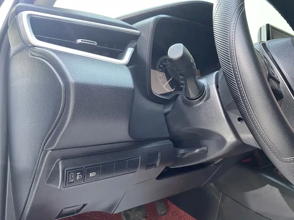 Toyota Corolla 2023 — фото 10