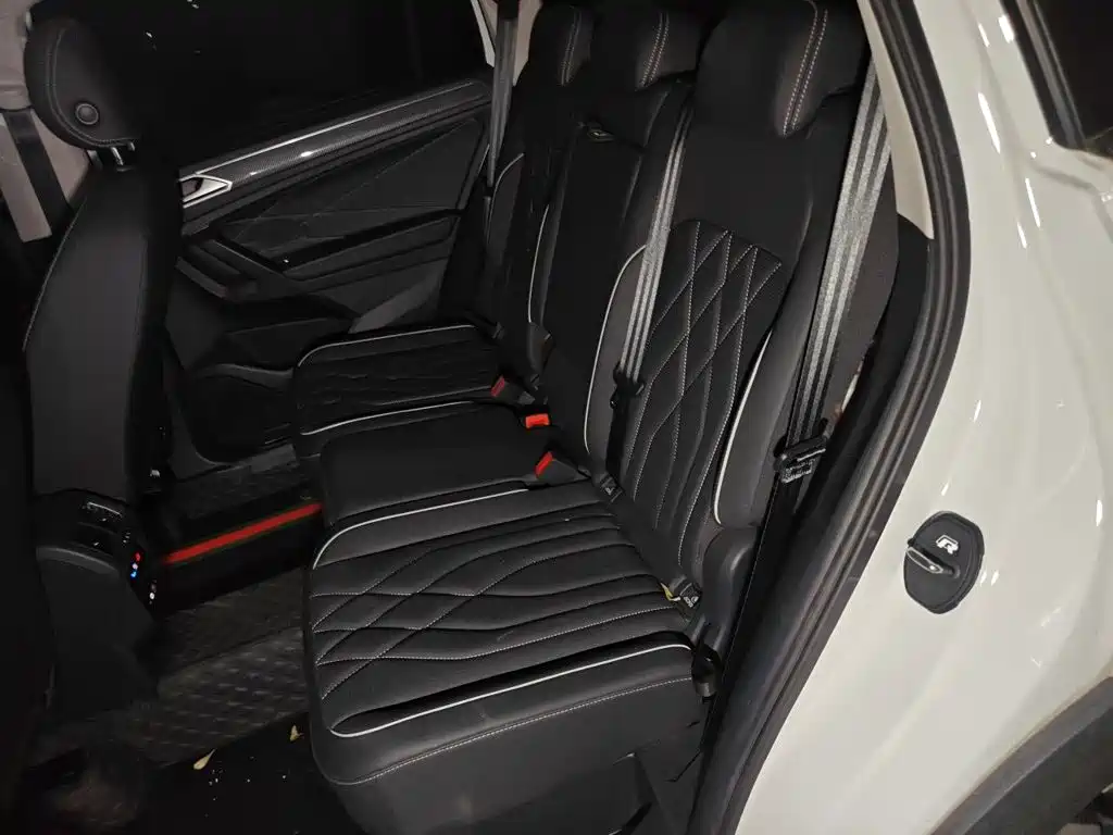 Volkswagen Tiguan L 2023 — фото 13