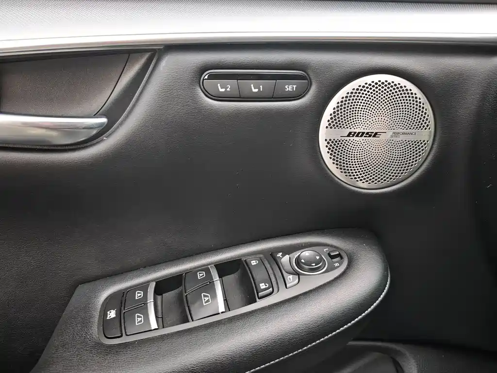 Infiniti QX50 2018 — фото 10