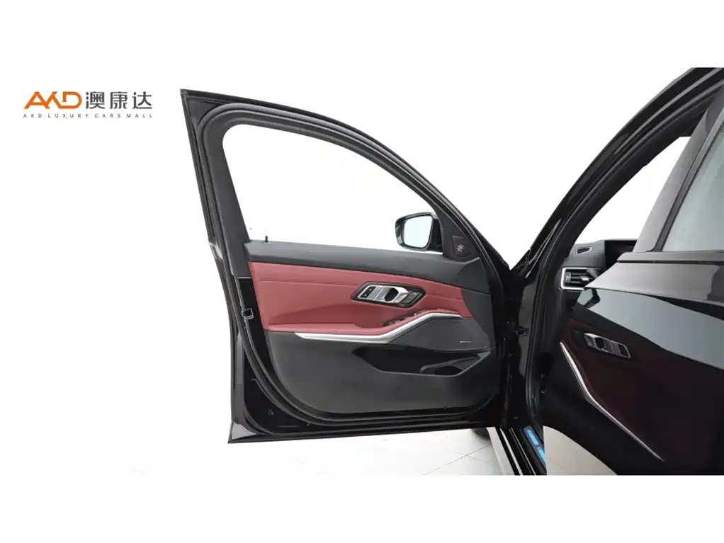 BMW 3 Series 2023 — фото 10