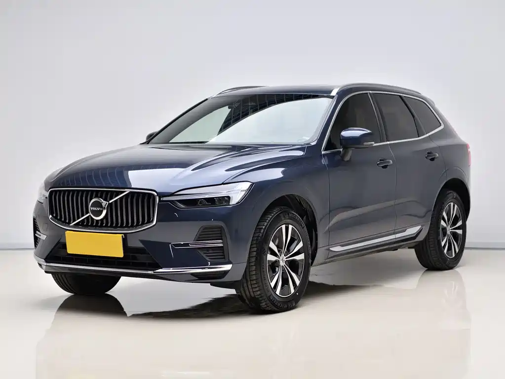 Volvo XC60 2023 — фото 1