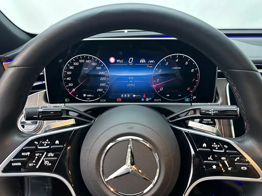 Mercedes-Benz E-Class 2024 — фото 3