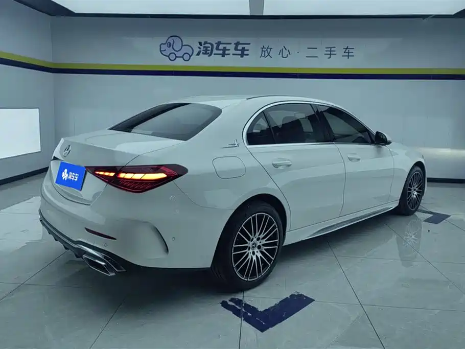Mercedes-Benz C-Class 2023 — фото 3