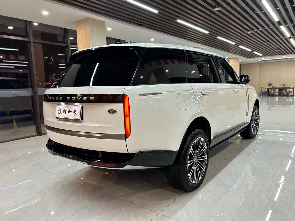 Land Rover Range Rover 2023 — фото 50