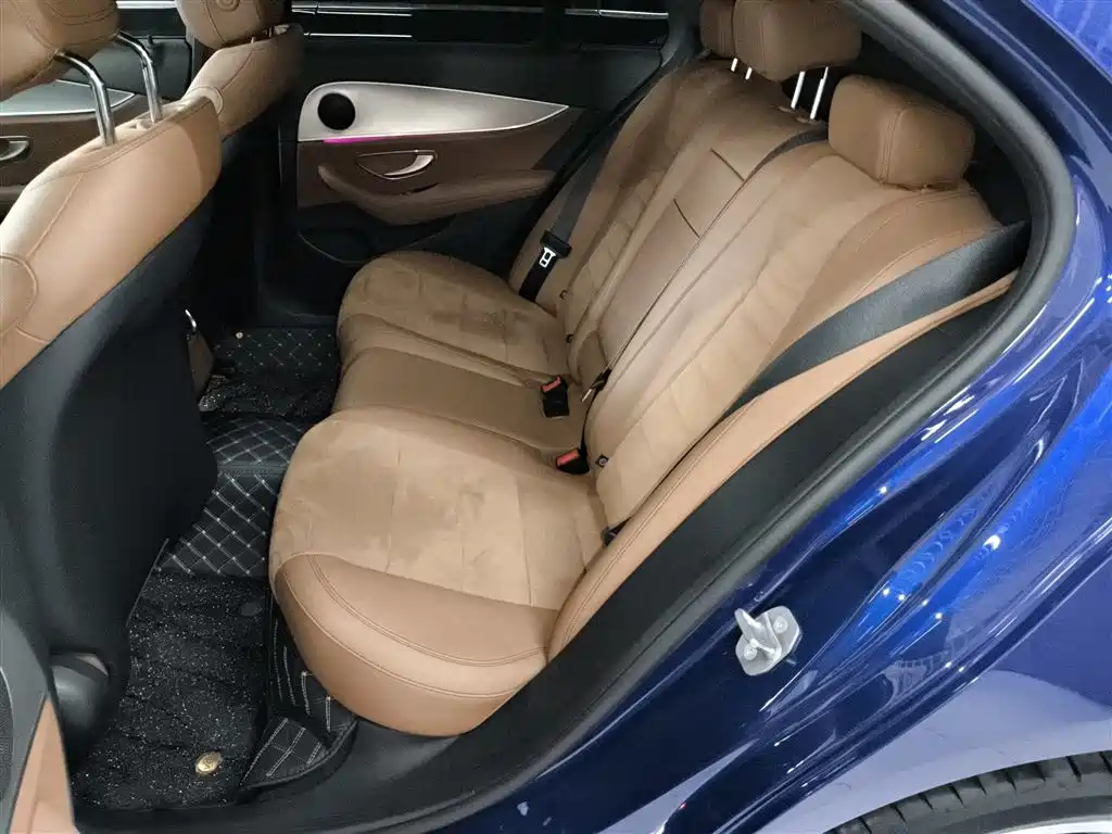 Mercedes-Benz E-Class 2018 — фото 17