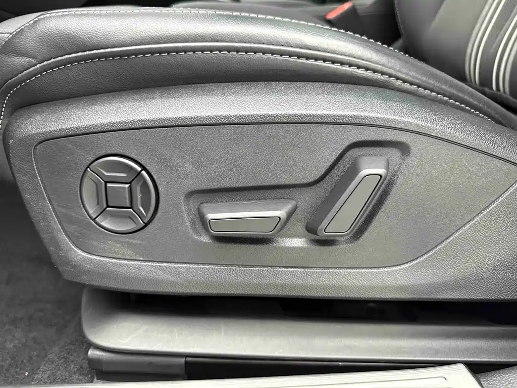 Audi A3 2023 — фото 11